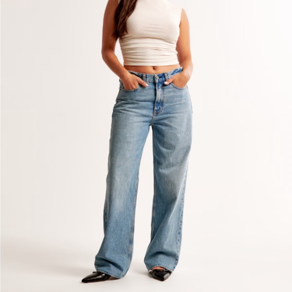 Abercrombie & Fitch Curve Love Mid Rise Slouchy Jean